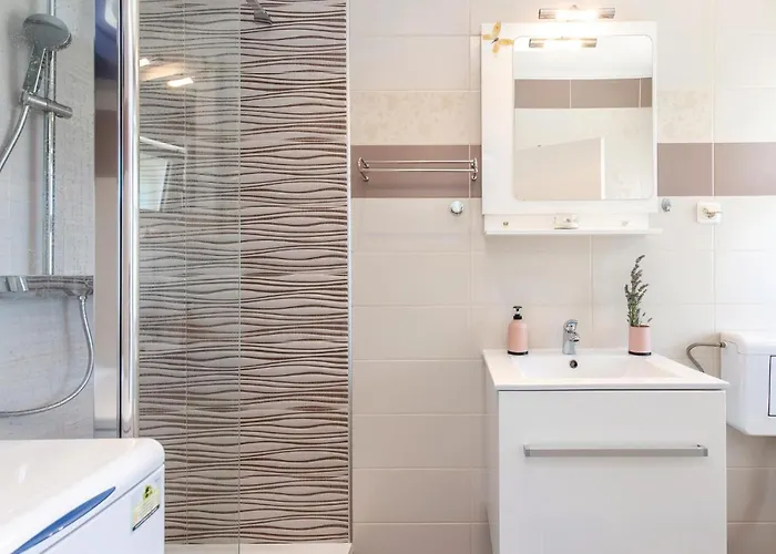 6 Bedroom Beautiful In * تْسْغيكفانِتْسا