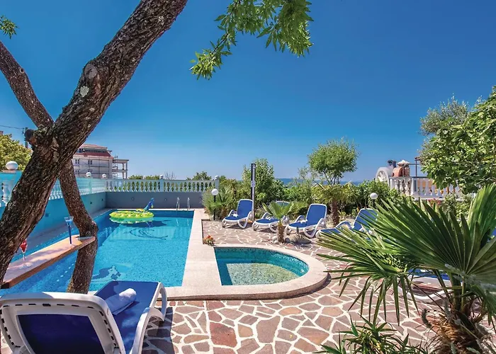 بيت للعطل 6 Bedroom Beautiful In