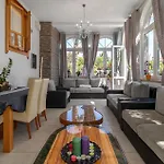 בית נופש Lovely In *
