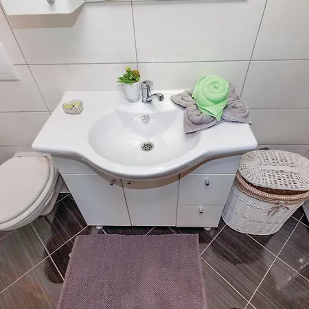 Holiday home 6 Bedroom Beautiful Home In Crikvenica *