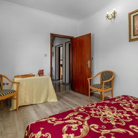 6 Bedroom Beautiful Home In Crikvenica