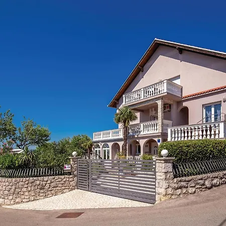 6 Bedroom Beautiful Home In Crikvenica Vikendica