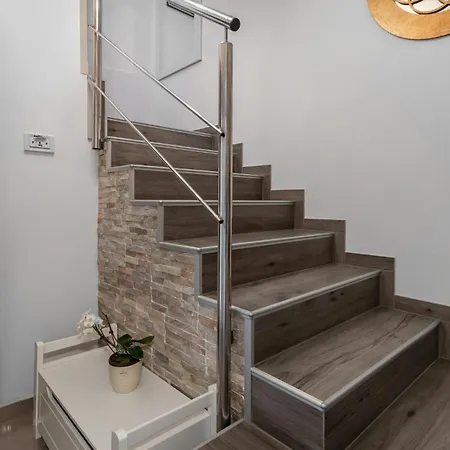 6 Bedroom Beautiful Home In Crikvenica Holiday home *