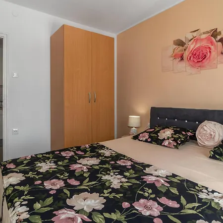 6 Bedroom Beautiful Home In Crikvenica Holiday home