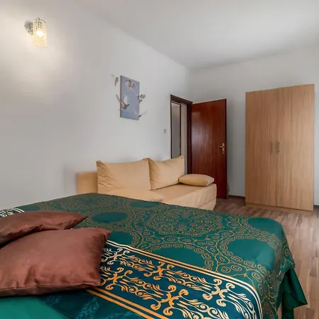 Holiday home 6 Bedroom Beautiful Home In Crikvenica