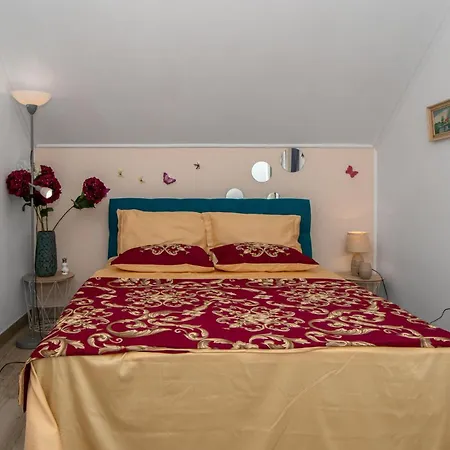 Holiday home 6 Bedroom Beautiful Home In Crikvenica *