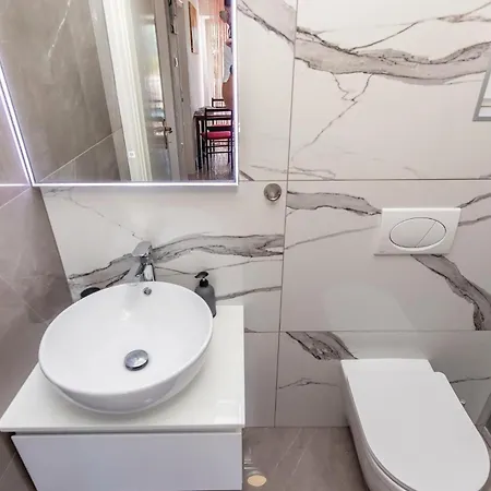 Holiday home 6 Bedroom Beautiful Home In Crikvenica