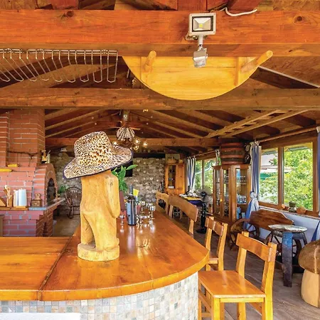 6 Bedroom Beautiful Home In Crikvenica