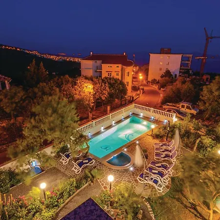 Holiday home 6 Bedroom Beautiful Home In Crikvenica *