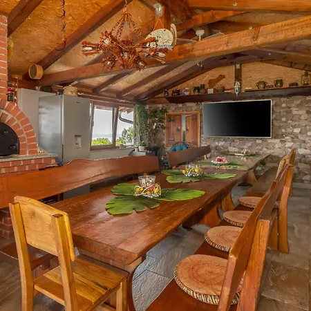 6 Bedroom Beautiful Home In Crikvenica