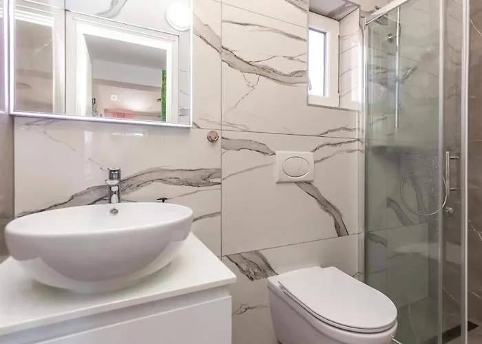 6 Bedroom Beautiful Home In Crikvenica *