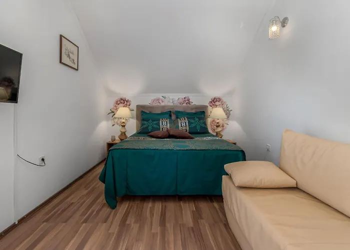 Vikendica 6 Bedroom Beautiful Home In Crikvenica