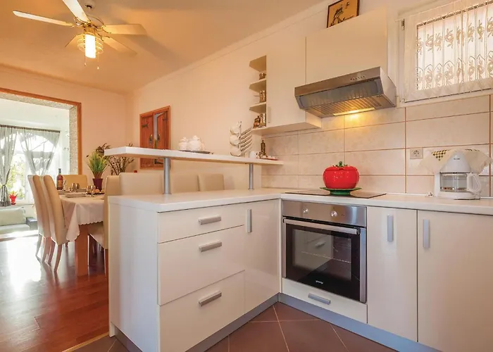 Vikendica 6 Bedroom Beautiful Home In Crikvenica