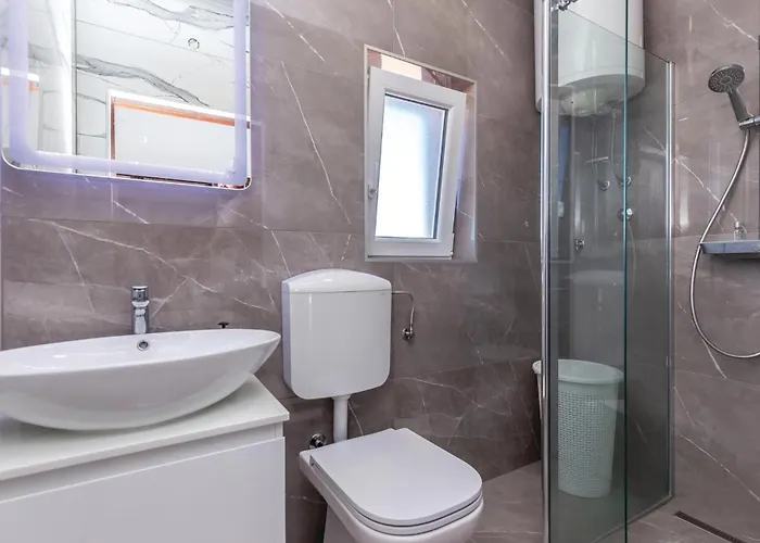 6 Bedroom Beautiful Home In Crikvenica Vikendica *