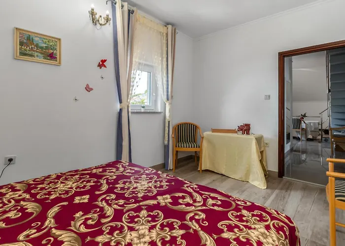 Vikendica 6 Bedroom Beautiful Home In Crikvenica *