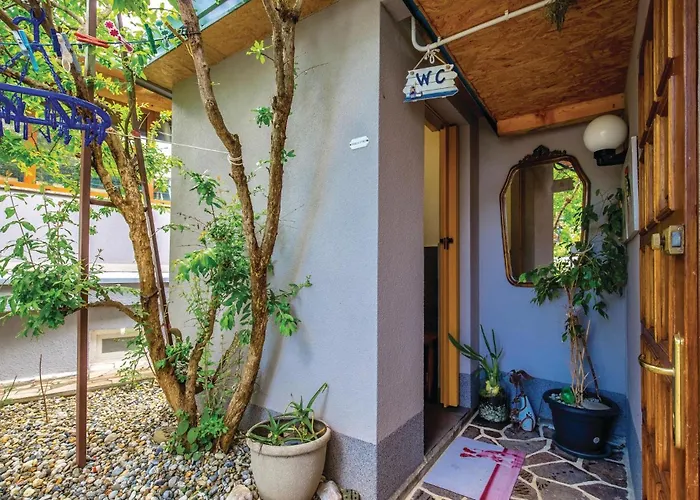 6 Bedroom Beautiful Home In Crikvenica *