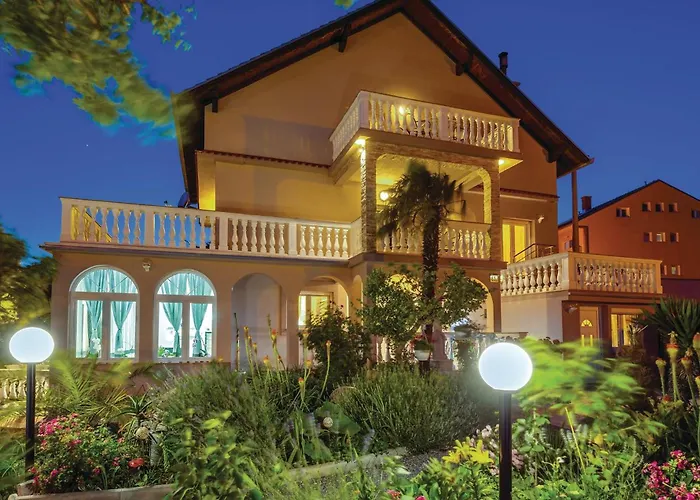 6 Bedroom Beautiful Home In Crikvenica Vikendica *