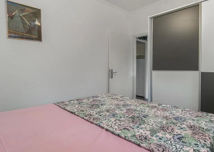 6 Bedroom Beautiful Home In Crikvenica *