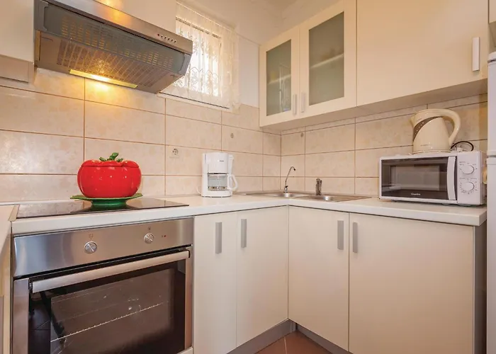 6 Bedroom Beautiful Home In Crikvenica * Crikvenica