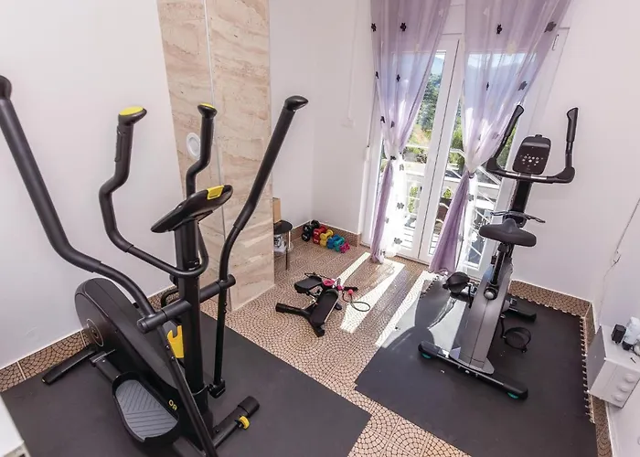 6 Bedroom Beautiful Home In Crikvenica Vikendica