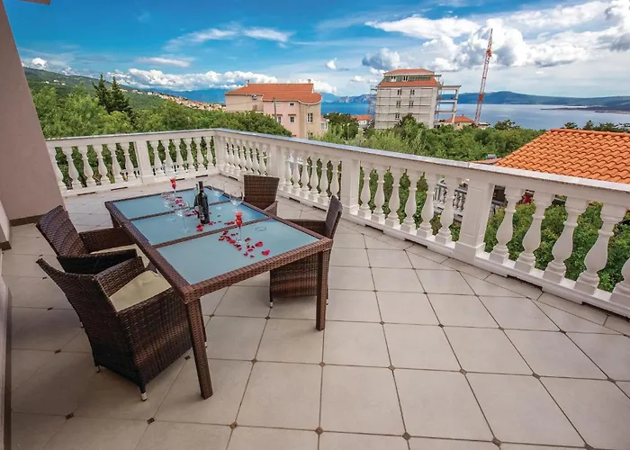 6 Bedroom Beautiful In Feriehus Crikvenica