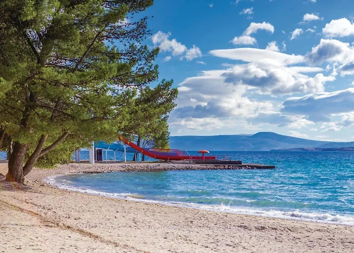 6 Bedroom Beautiful Home In Crikvenica