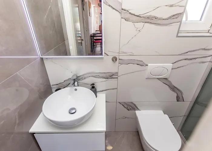 Vikendica 6 Bedroom Beautiful Home In Crikvenica