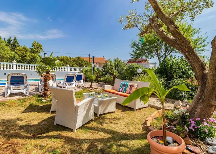 6 Bedroom Beautiful Home In Crikvenica Vikendica *